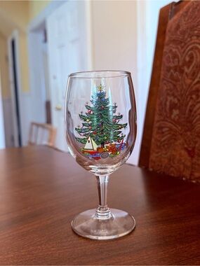 Cuthbertson American Christmas Tree (White) 8 Oz Glassware Wine Goblet No Trim
